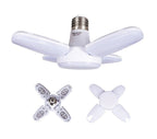Lâmpada LED dobrável em forma de ventilador.